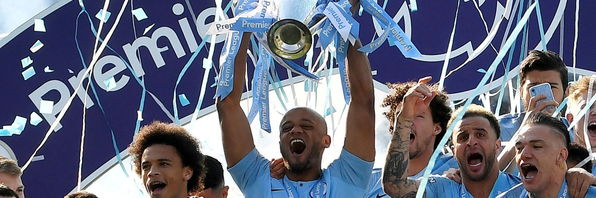 Premier League Trophy lift